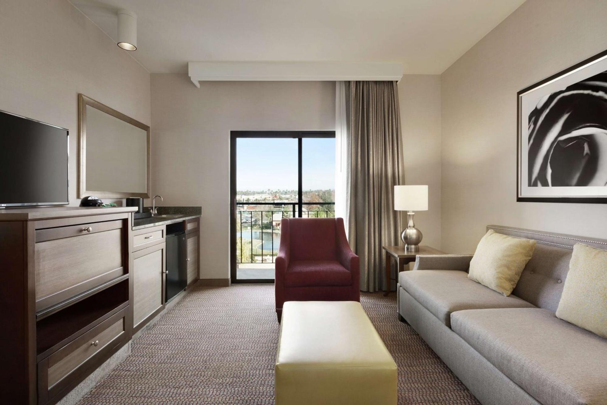 Embassy Suites By Hilton Temecula Valley Wine Country Экстерьер фото