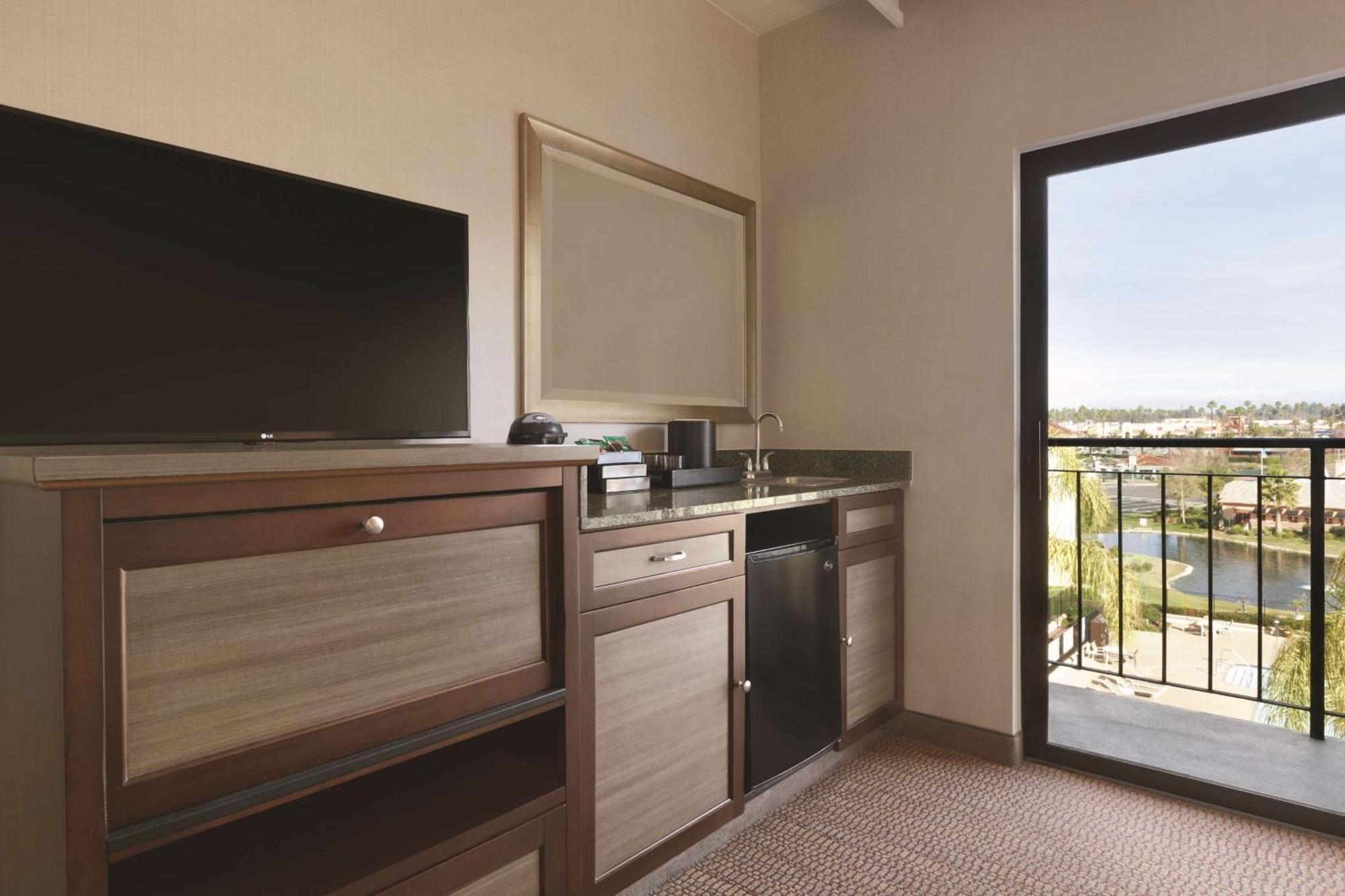 Embassy Suites By Hilton Temecula Valley Wine Country Экстерьер фото