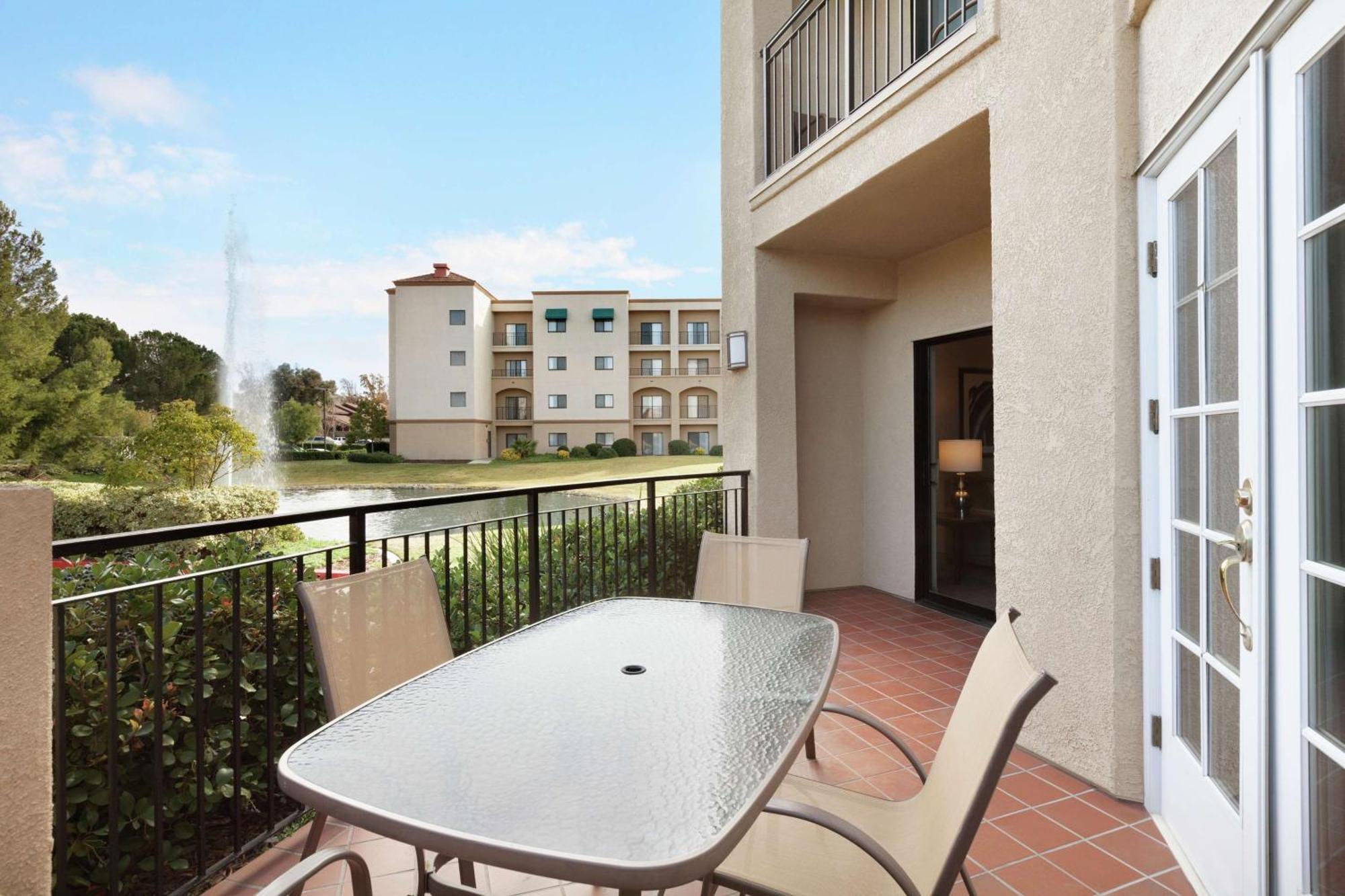 Embassy Suites By Hilton Temecula Valley Wine Country Экстерьер фото